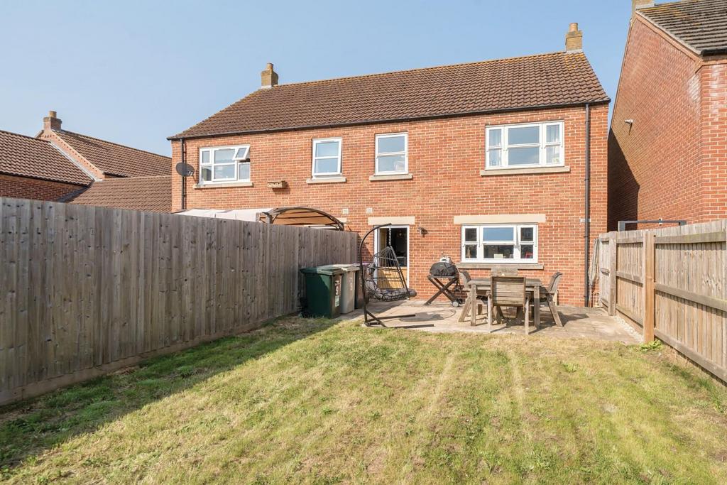 REAR OF THE PROPERTY.jpg