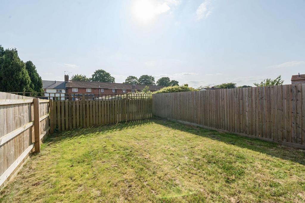 2nd view REAR GARDEN.jpg