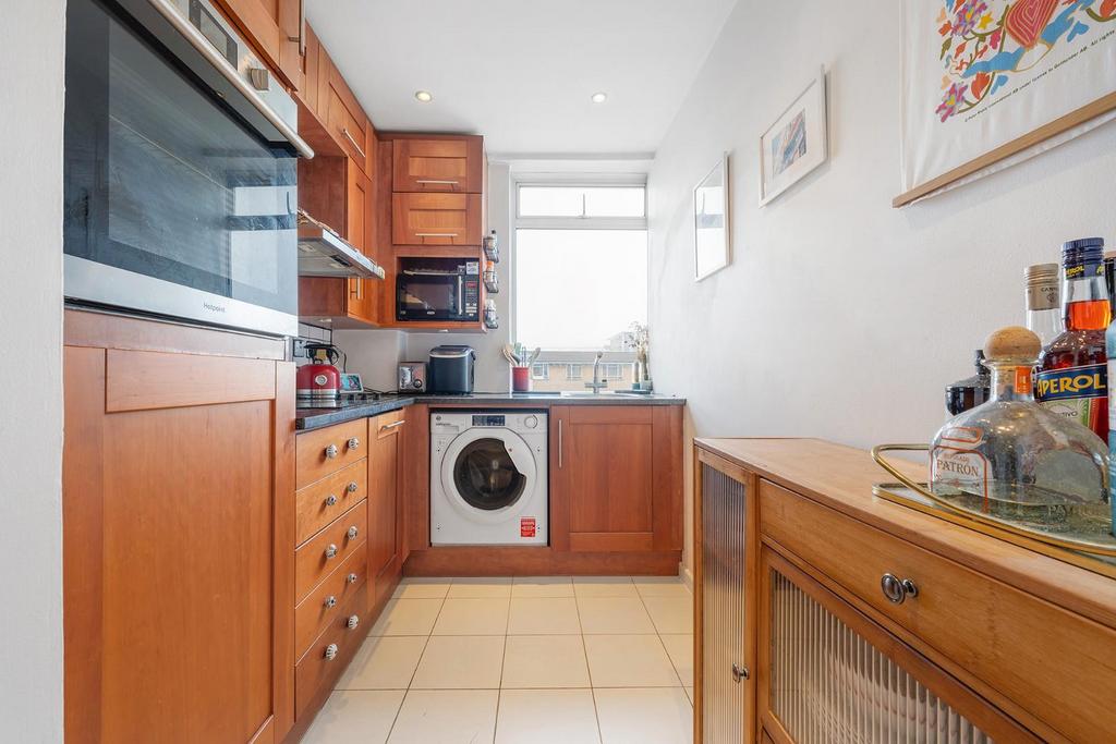 Kitchen.JPG