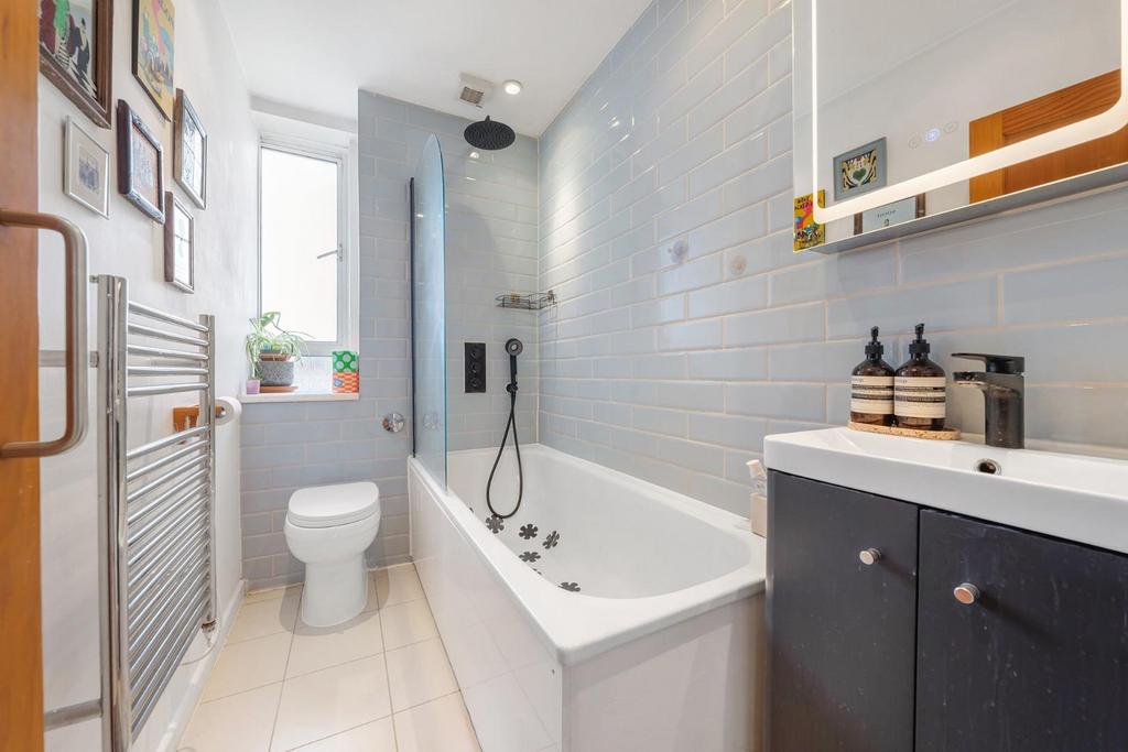 Bathroom.JPG