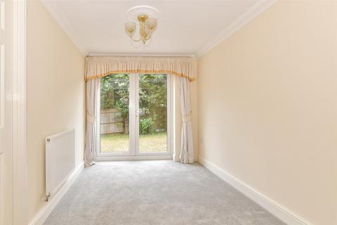 3 Hertsfield Avenue, Rochester, ME2 3PU