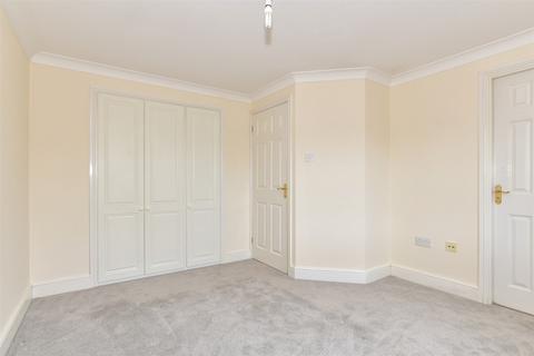 3 Hertsfield Avenue, Rochester, ME2 3PU