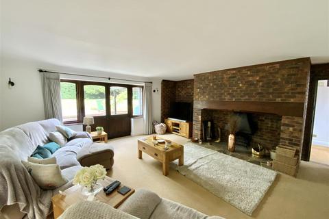 5 bedroom detached house for sale, Higham Cross Road, Hanslope, Milton Keynes