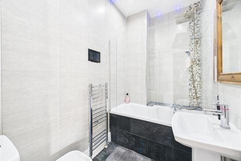 27 Clegram Road, Gloucester, GL1 5PZ