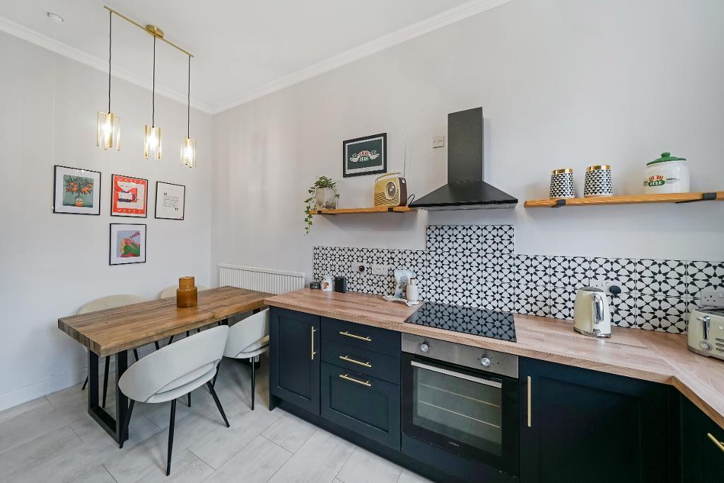 Kitchen/ Dining