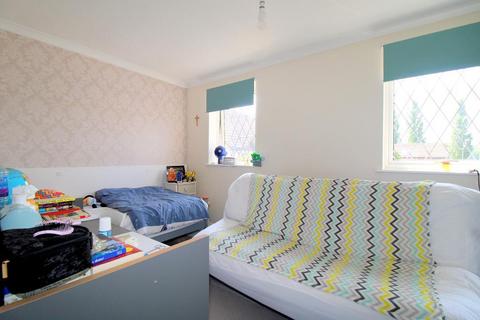 3 bedroom end of terrace house for sale, The Dell, Wigmore, Luton, Bedfordshire, LU2 8SX