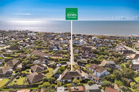 3 bedroom bungalow for sale, Ferring Close, Ferring, Worthing, West Sussex, BN12