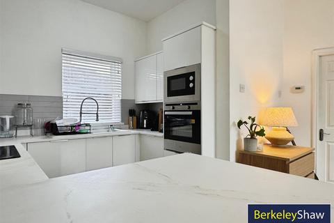 undefined, Adelaide Terrace, Waterloo