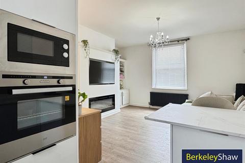 undefined, Adelaide Terrace, Waterloo