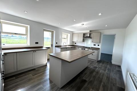 3 bedroom bungalow to rent, Old Hart Soil Farm Yard, Highmoor Lane, Cleckheaton, BD19