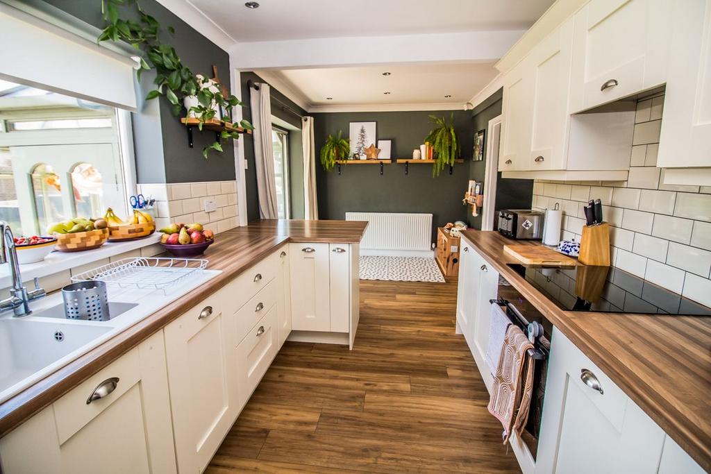 Kitchen Pic 3.