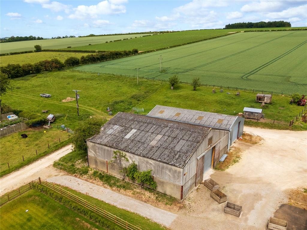 Class Q Barn