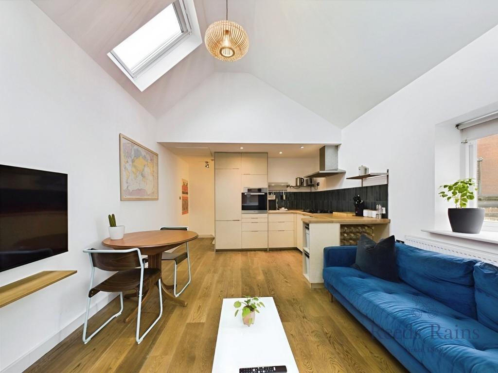 Lounge/Kitchen