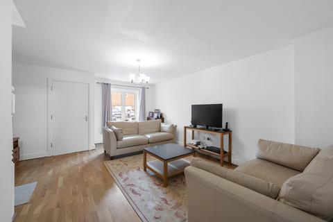 25 Aragon Place, Morden, SM4 4QD