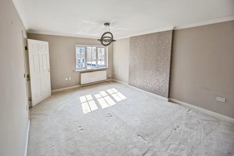 4 bedroom terraced house for sale, Oakwood Gardens, West Yorkshire HX2