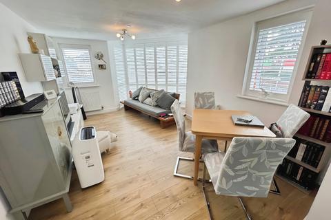 51 Ambassador Road, Stoke-on-trent, ST1 3DN