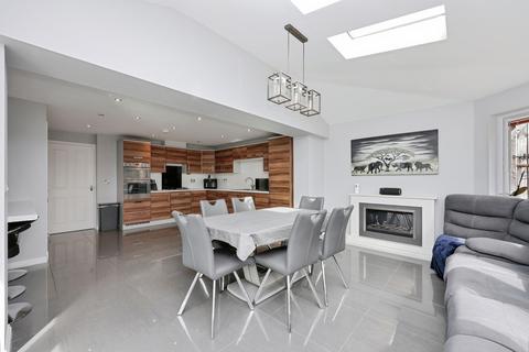 4 bedroom detached house for sale, Kingfisher Place, Fife KY11