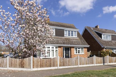 4 bedroom detached house for sale, Chapel Road, Norwich NR10