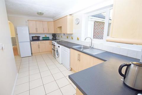 4 bedroom detached house for sale, Wickham Close, Newington