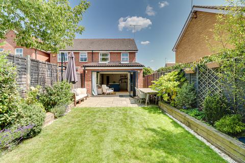 10 Cairns Close, St Albans, AL4 0EB