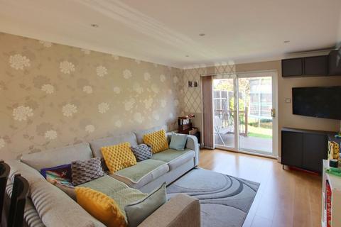5 Mistletoe Close, Croydon, CR0 8YE