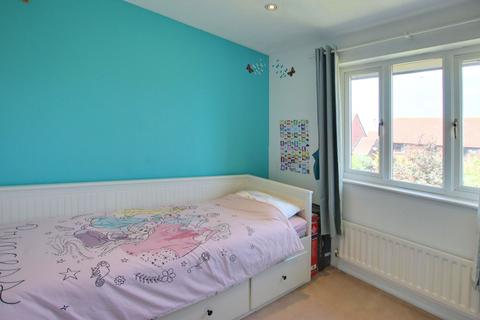 5 Mistletoe Close, Croydon, CR0 8YE