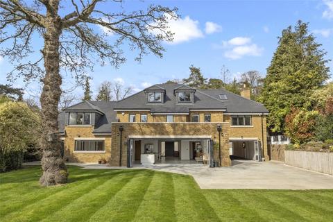 7 bedroom detached house to rent, Mount Road, Woking GU22
