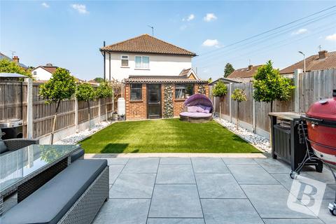 12 Dury Falls Close, Hornchurch, RM11 3AX