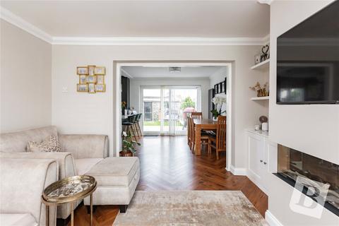 12 Dury Falls Close, Hornchurch, RM11 3AX
