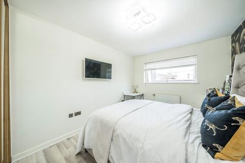 1 bedroom flat for sale, Singer Mews, London SW4