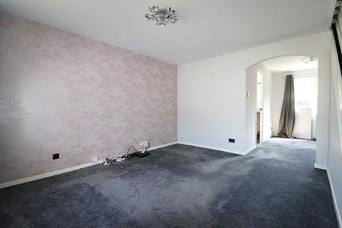 3 bedroom semi-detached house to rent, Birling Close, Nottingham NG6