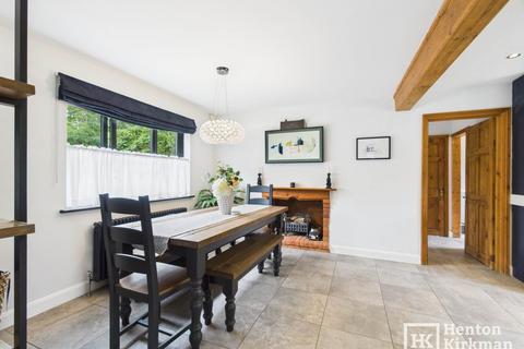 Glenwood Green Lane, Little Burstead, Billericay, CM12 9TT