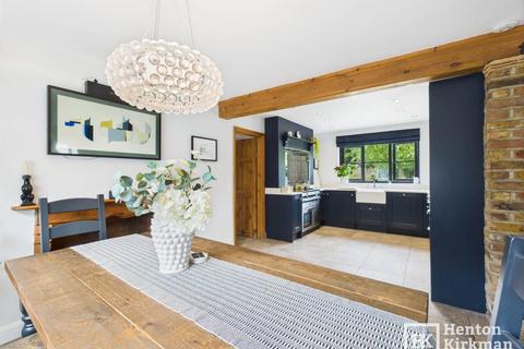 Glenwood Green Lane, Little Burstead, Billericay, CM12 9TT