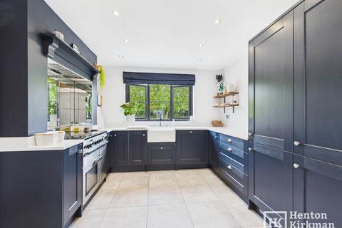 Glenwood Green Lane, Little Burstead, Billericay, CM12 9TT