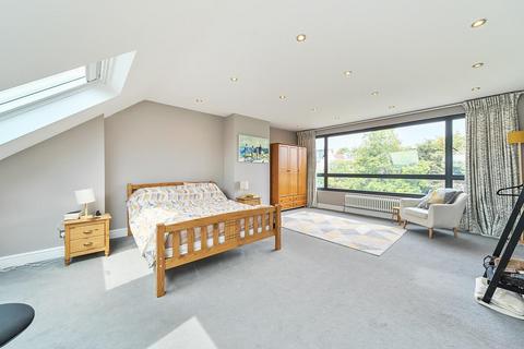 4 Casslee Road, London, SE6 4XH