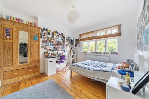 4 Casslee Road, London, SE6 4XH