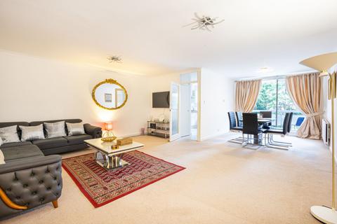 2 bedroom apartment to rent, Stonegrove, Leamington House, HA8
