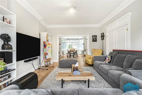 9 Amberden Avenue, London, N3 3BJ
