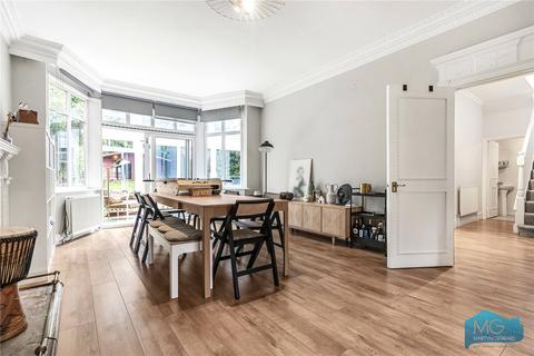 9 Amberden Avenue, London, N3 3BJ
