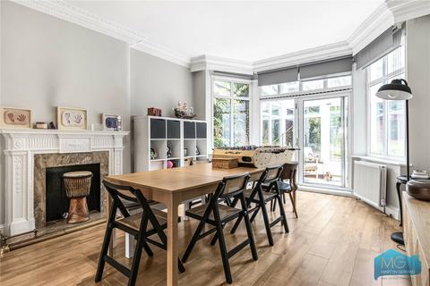 9 Amberden Avenue, London, N3 3BJ