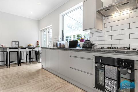 9 Amberden Avenue, London, N3 3BJ