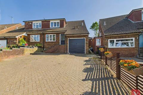 32 Chalton Heights, Chalton, Luton, LU4 9UF