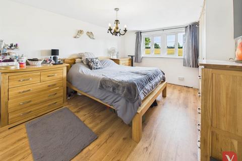 32 Chalton Heights, Chalton, Luton, LU4 9UF