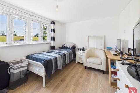 32 Chalton Heights, Chalton, Luton, LU4 9UF