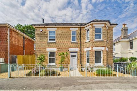 6 Harcourt Road, Bournemouth, BH5 2JG
