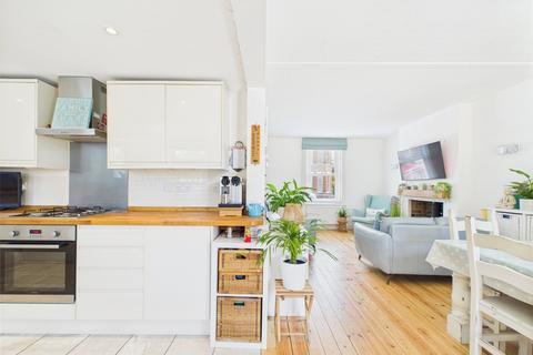 6 Harcourt Road, Bournemouth, BH5 2JG