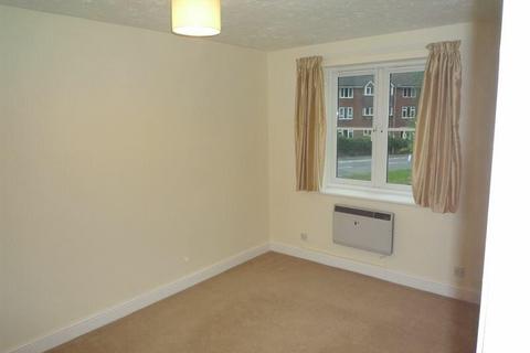2 bedroom flat for sale, Waterside Court, Alton, GU34