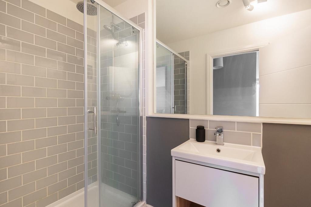 1 D6 HSC - Bathroom C.jpg