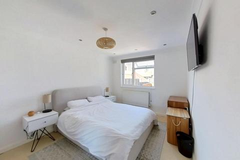 71 Norton Road, Northampton, NN2 7TL