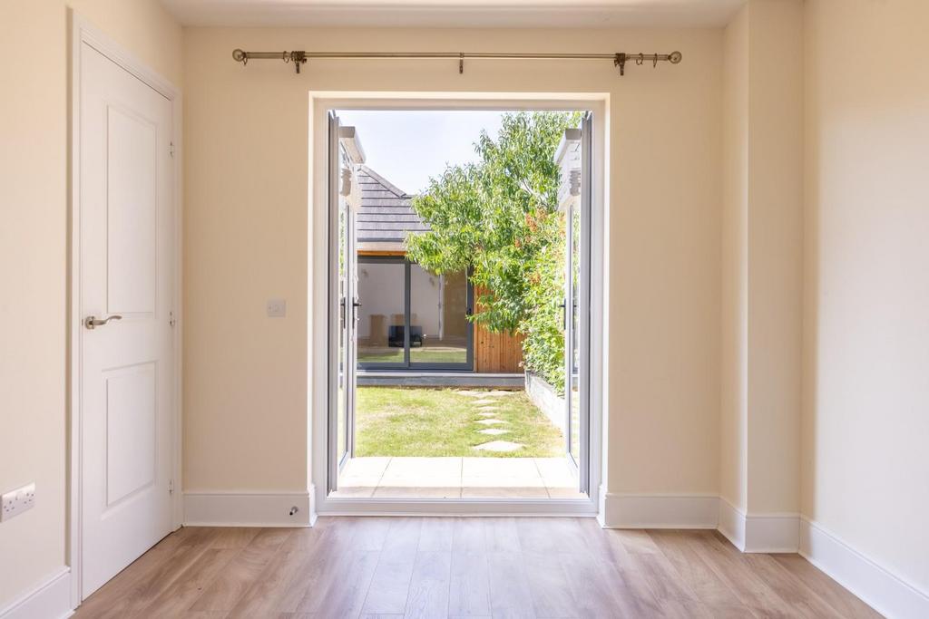 15 Packer Way, BS16-7.jpg